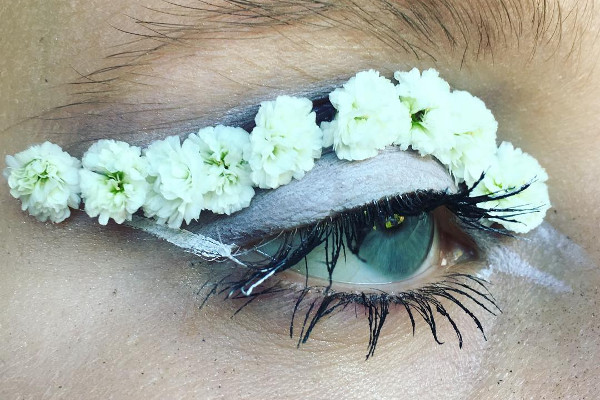 Ellie Costello et son invention du make-up terrarium - Instagram