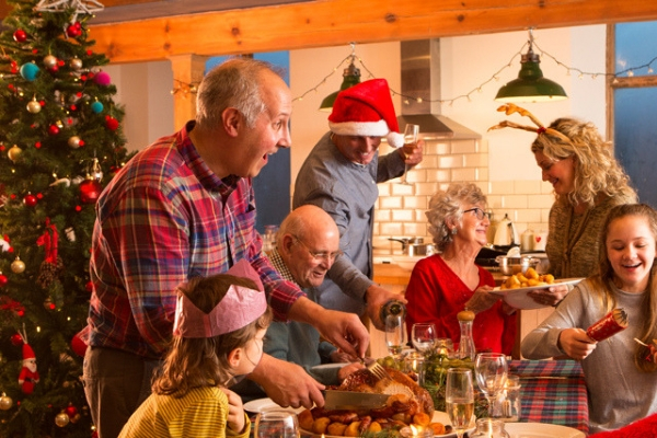 Repas de Noël en famille (iStock)